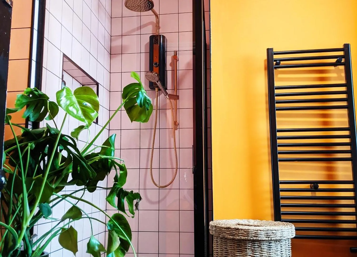 Pet + Kid Friendly Free Parking V Pink House! Villa Brighton